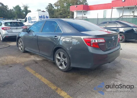 2014 Toyota Camry Se Sport z USA, uszkodzony, nr VIN 4T1BF1FK4EU361281